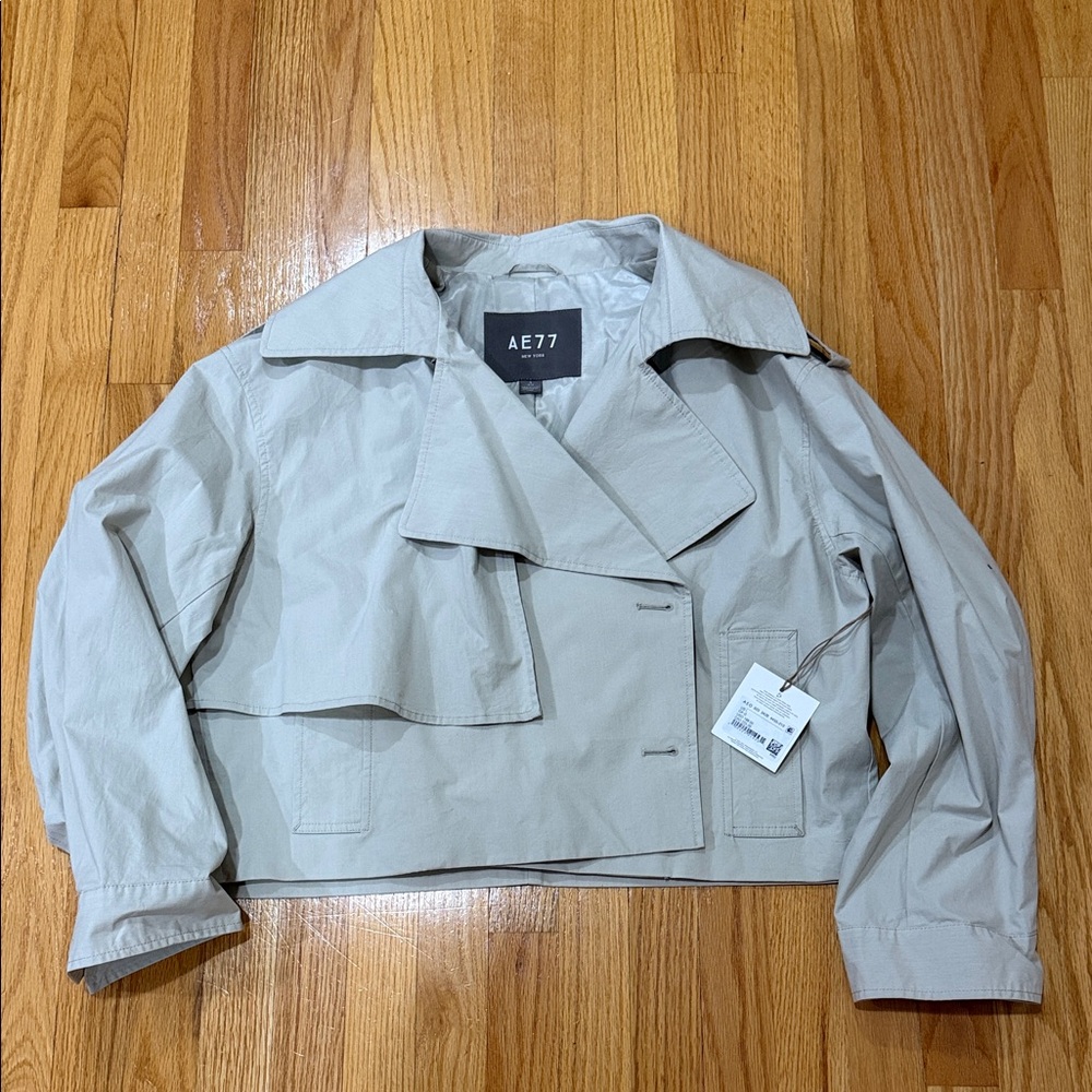 NWT American Eagle Women's Beige Trench Coat Size Large